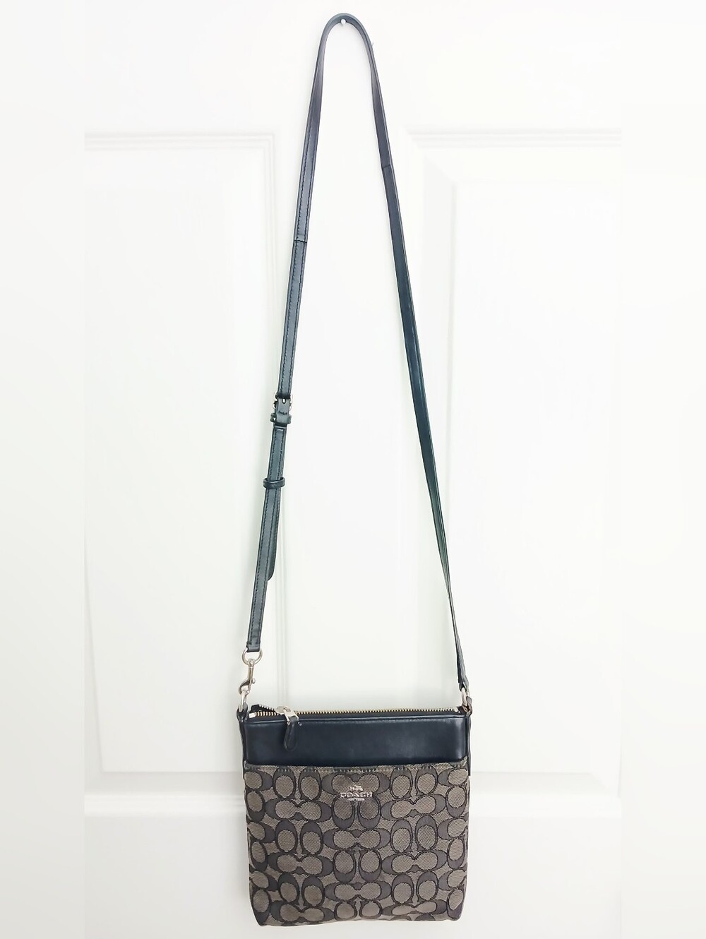 Coach North/South Swingpack Crossbody In Signature Fabric - Style 52576